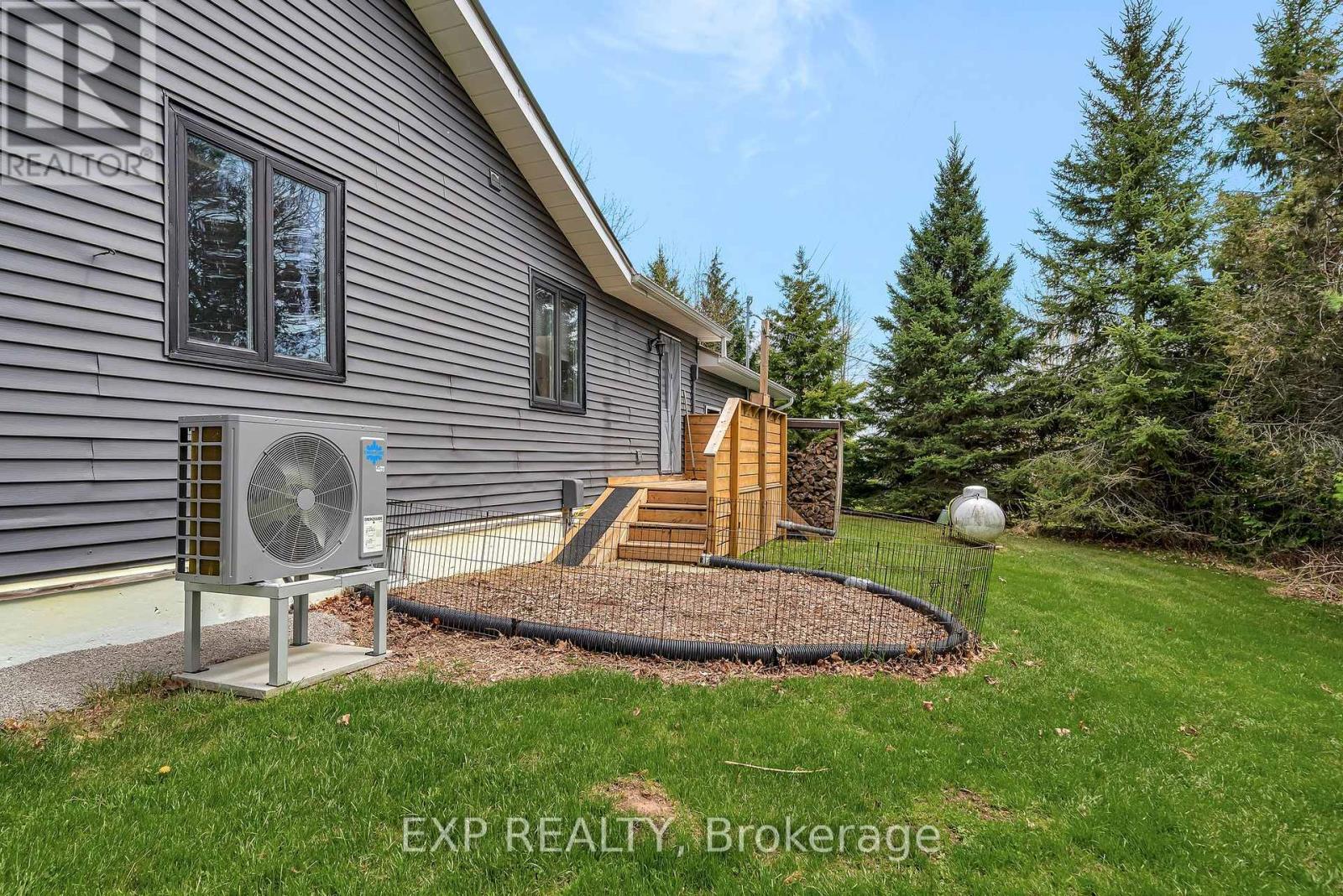 135 Hiscock Shores Road, Prince Edward County, Ontario  K0K 1L0 - Photo 44 - X12245802