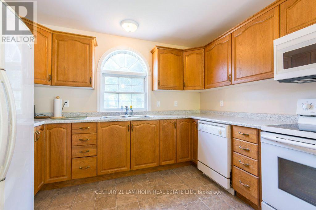 27 Bursthall Street, Marmora And Lake, Ontario  K0K 2M0 - Photo 4 - X12246484
