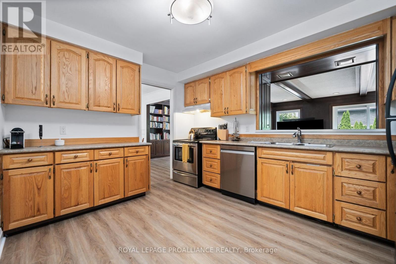27 Forest Hill Crescent, Belleville, Ontario  K8N 4M4 - Photo 17 - X12247533