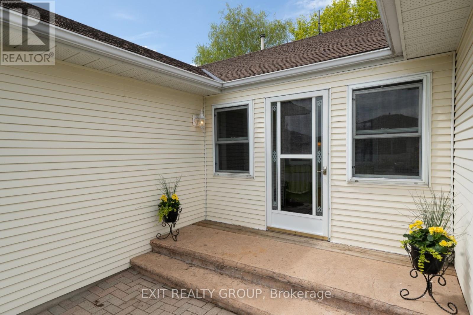 7 Cretney Drive, Prince Edward County, Ontario  K0K 3L0 - Photo 5 - X12248208