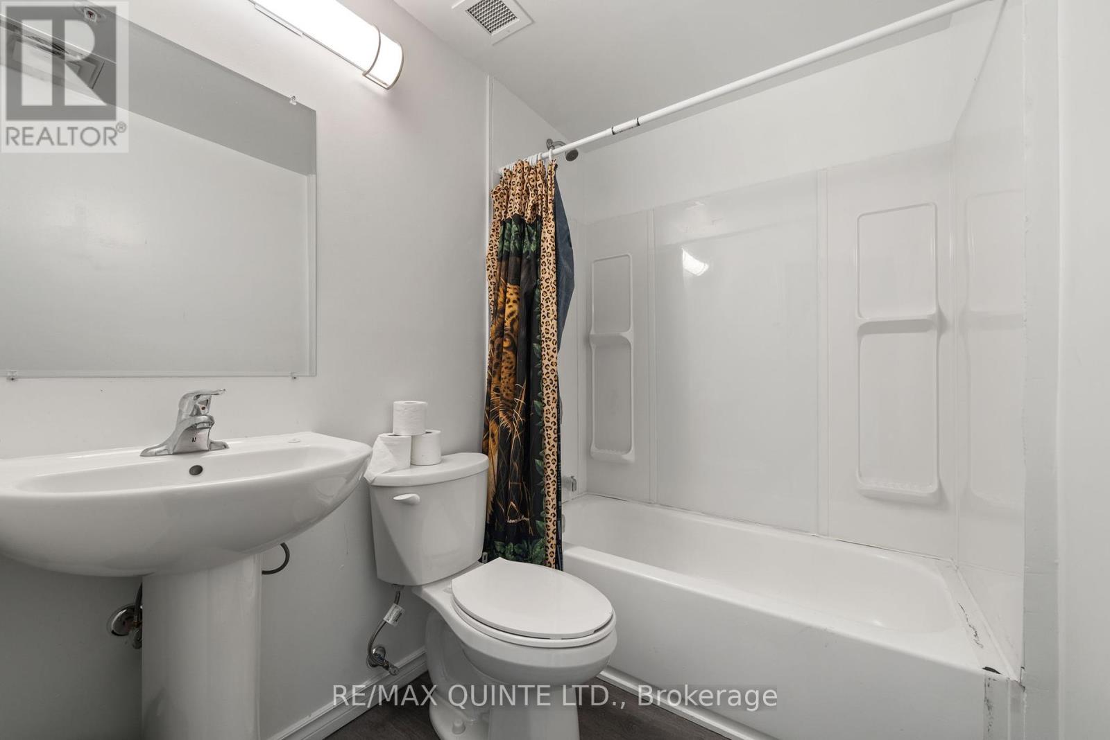 228 Dundas Street E, Belleville, Ontario  K8N 1E4 - Photo 17 - X12252701