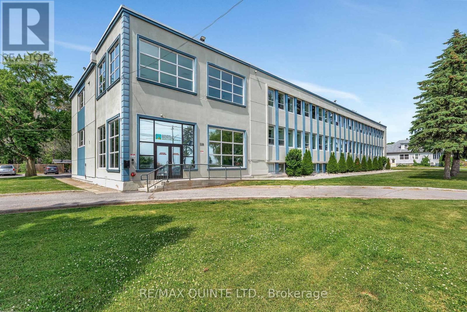 228 Dundas Street E, Belleville, Ontario  K8N 1E4 - Photo 3 - X12252701