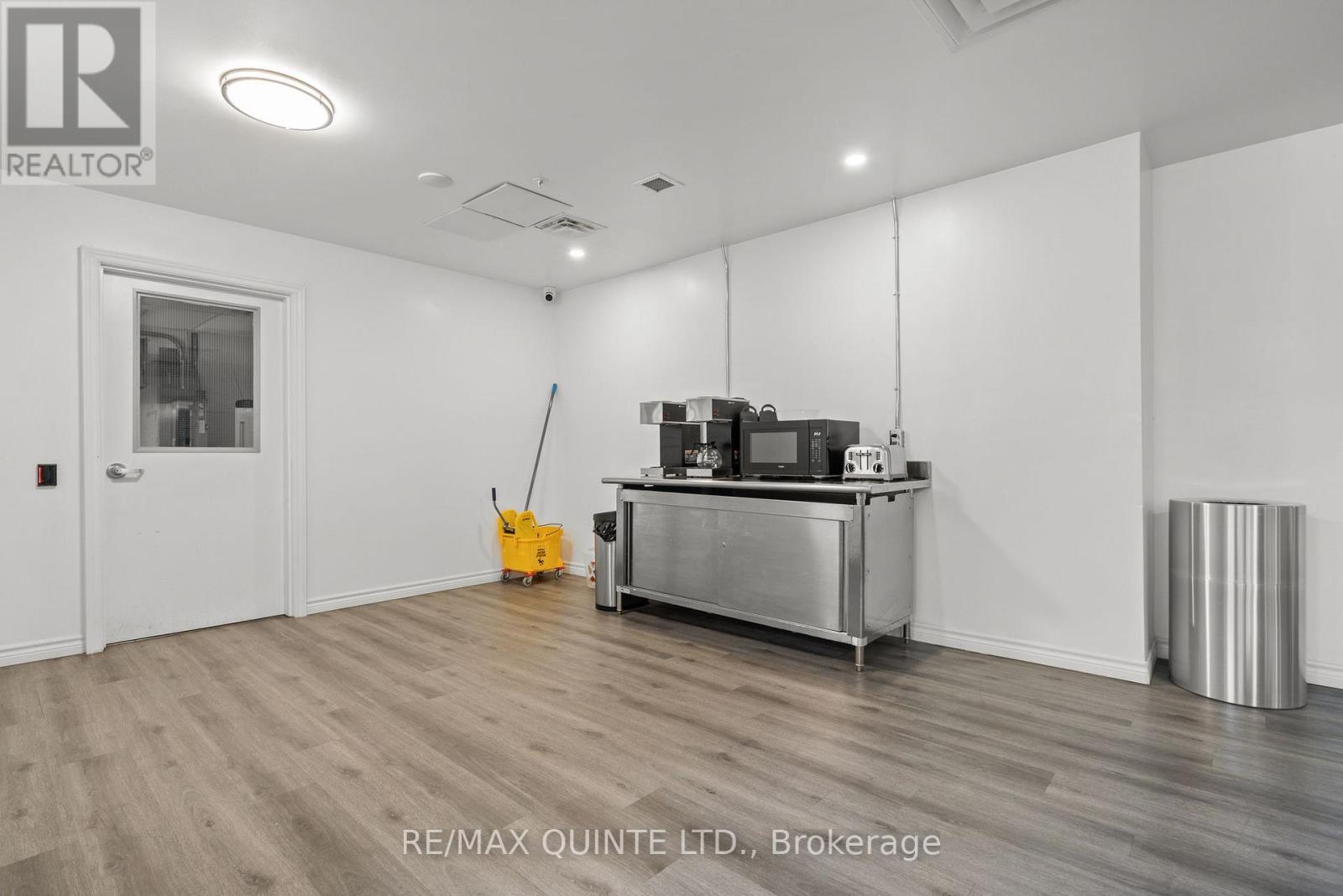228 Dundas Street E, Belleville, Ontario  K8N 1E4 - Photo 36 - X12252701