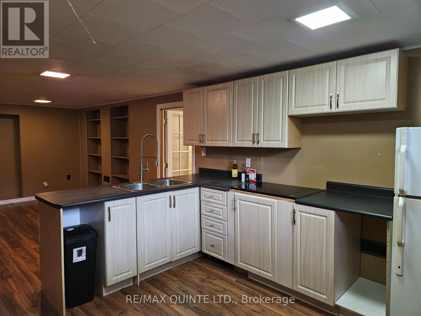 26 Stavebank Road, Belleville, Ontario  K8P 2N6 - Photo 15 - X12260664