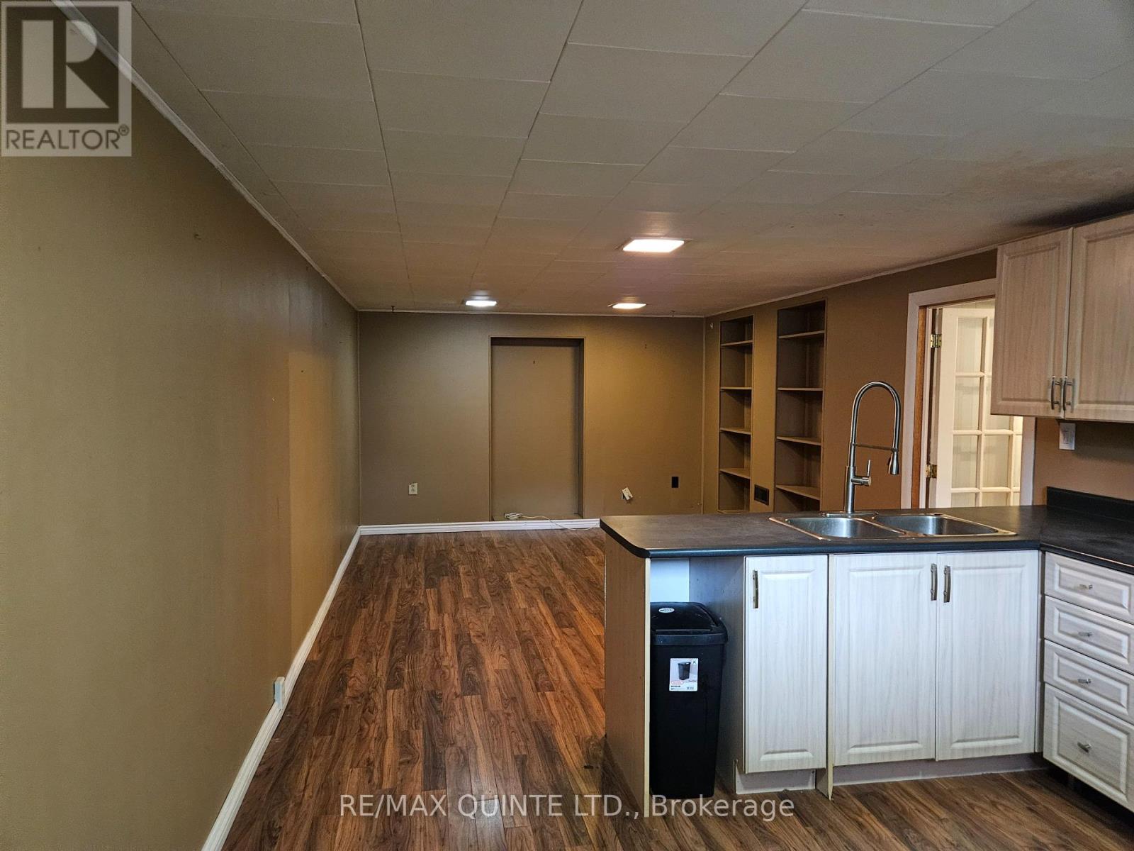 26 Stavebank Road, Belleville, Ontario  K8P 2N6 - Photo 16 - X12260664
