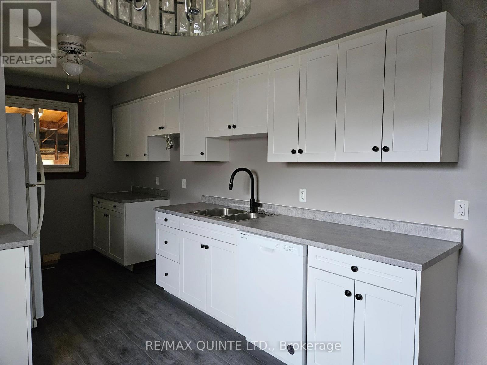 26 Stavebank Road, Belleville, Ontario  K8P 2N6 - Photo 8 - X12260664
