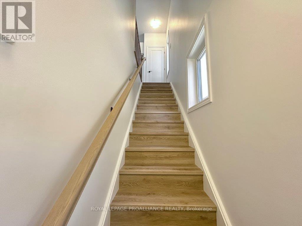 77 Athabaska Drive, Belleville, Ontario  K8N 0T1 - Photo 21 - X12260668