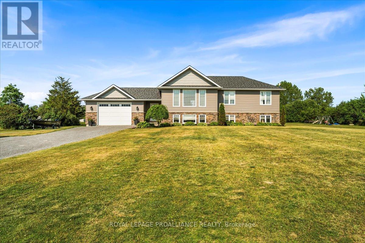 20846 LOYALIST PARKWAY, Prince Edward County, Ontario