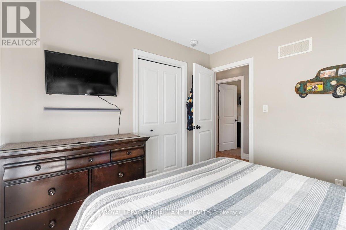 20846 Loyalist Parkway, Prince Edward County, Ontario  K0K 1T0 - Photo 21 - X12263117