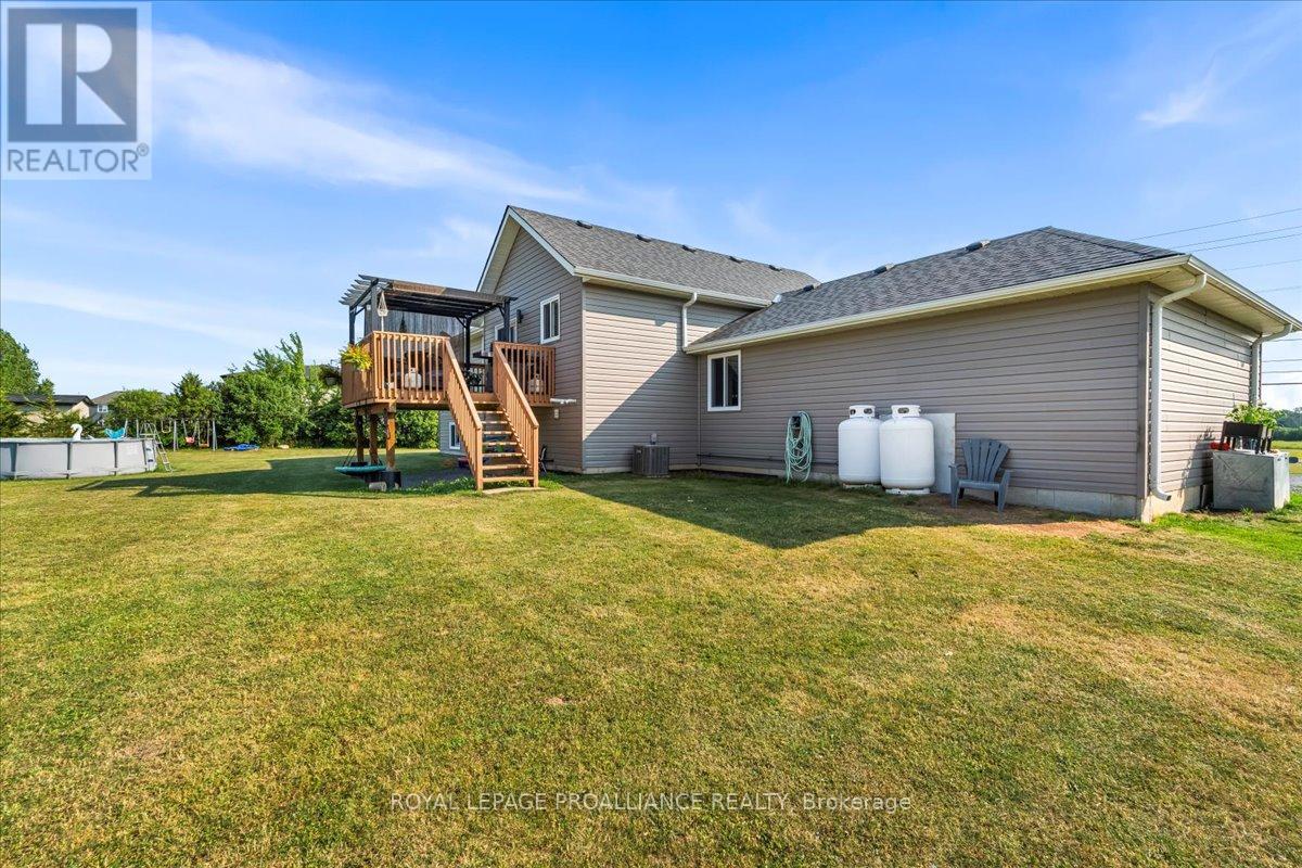20846 Loyalist Parkway, Prince Edward County, Ontario  K0K 1T0 - Photo 37 - X12263117