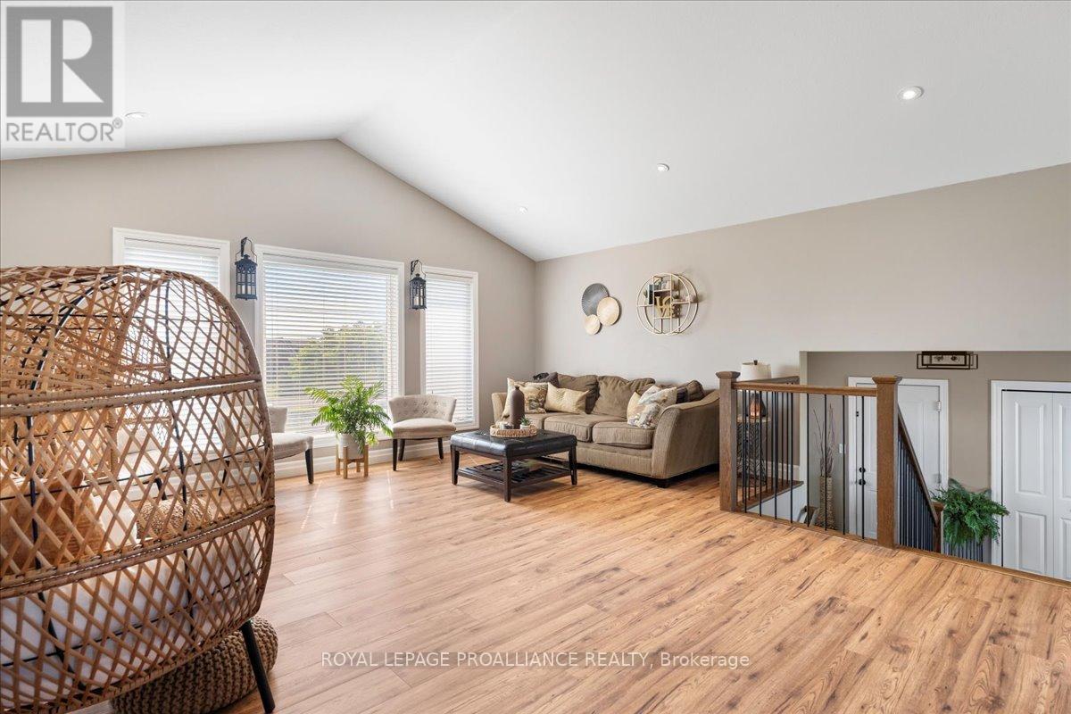 20846 Loyalist Parkway, Prince Edward County, Ontario  K0K 1T0 - Photo 6 - X12263117