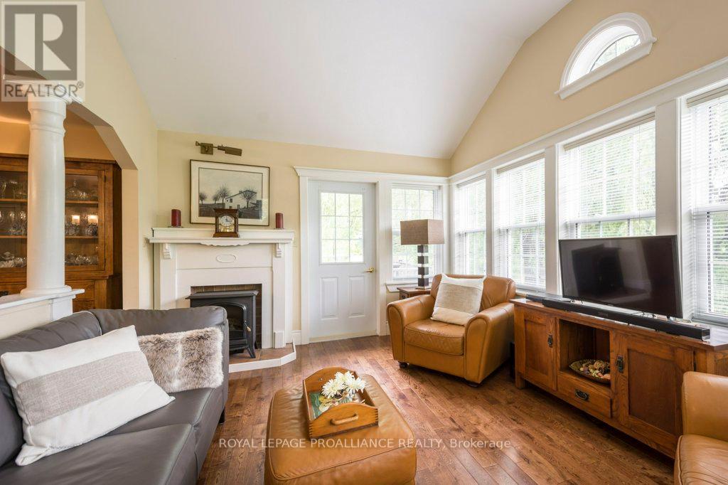21 Storms Lane, Prince Edward County, Ontario  K0K 2P0 - Photo 12 - X12263773