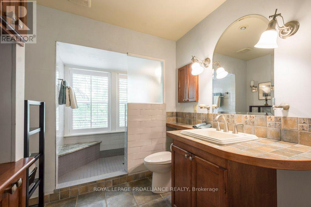 21 Storms Lane, Prince Edward County, Ontario  K0K 2P0 - Photo 15 - X12263773