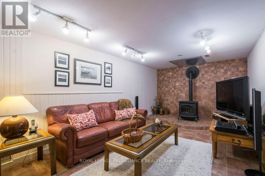 21 Storms Lane, Prince Edward County, Ontario  K0K 2P0 - Photo 16 - X12263773
