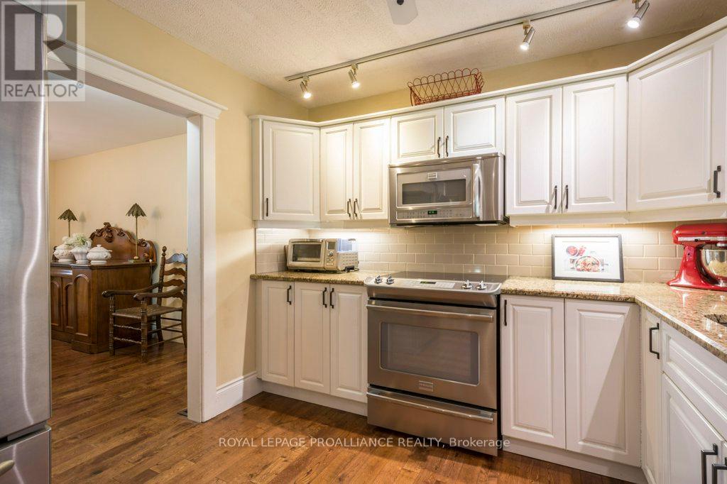 21 Storms Lane, Prince Edward County, Ontario  K0K 2P0 - Photo 7 - X12263773