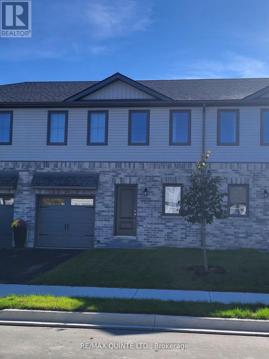 54 CAMPBELL CRESCENT, Prince Edward County, Ontario