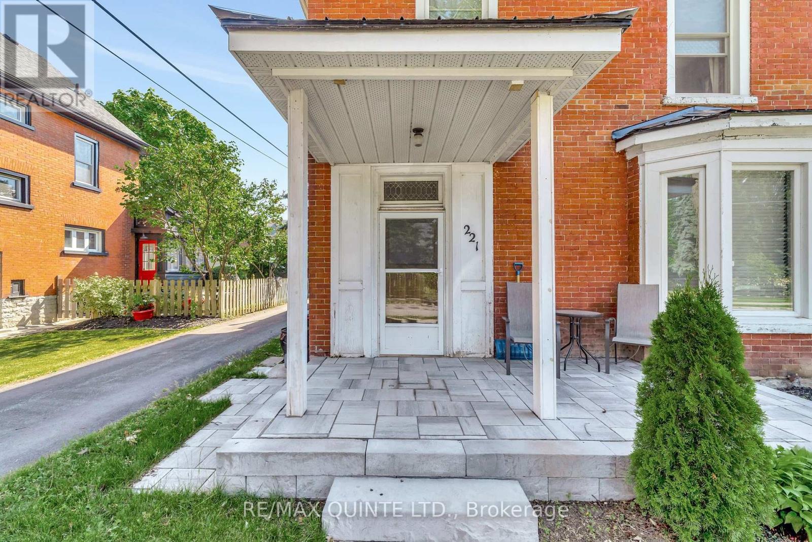 219-221 Ann Street, Belleville, Ontario  K8N 3L5 - Photo 22 - X12264438