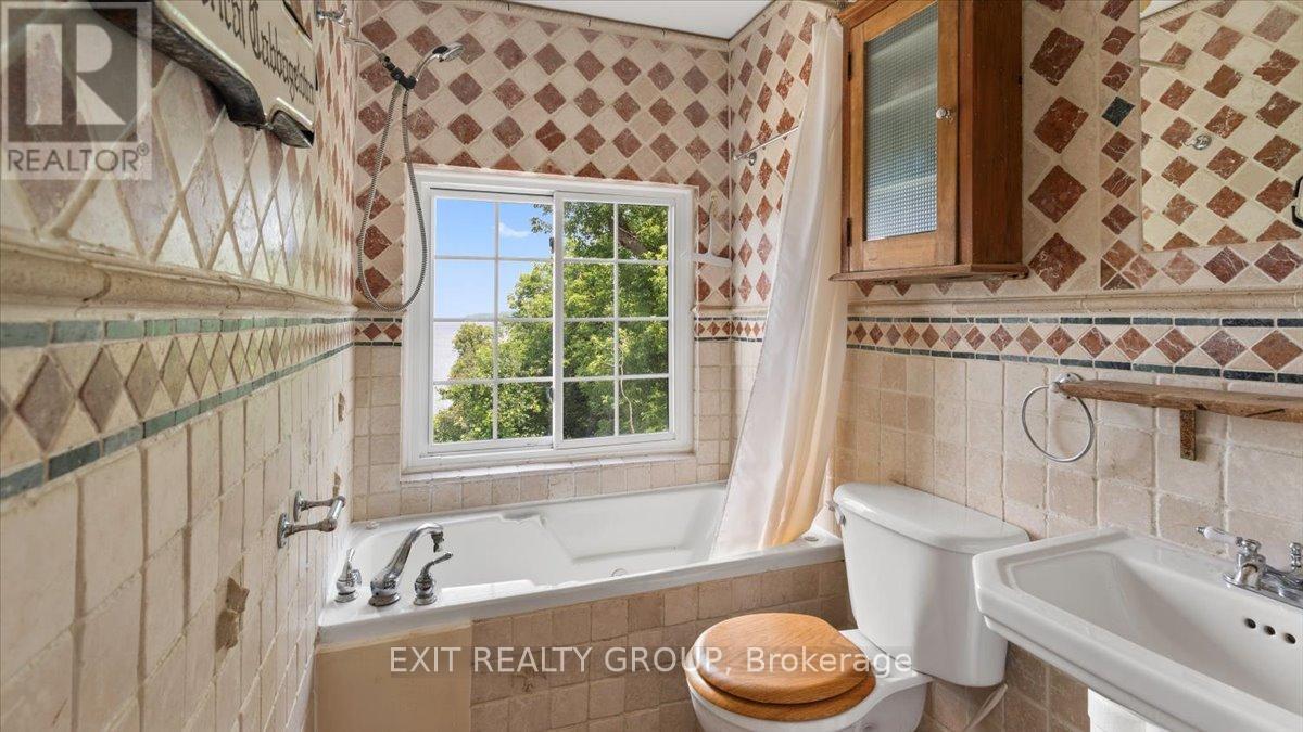782 County Rd 49, Prince Edward County, Ontario  K0K 2T0 - Photo 23 - X12265012