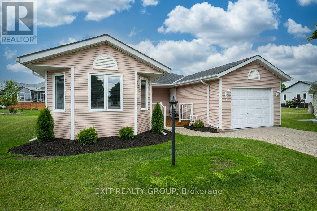 9 QUAKER COURT, Prince Edward County, Ontario