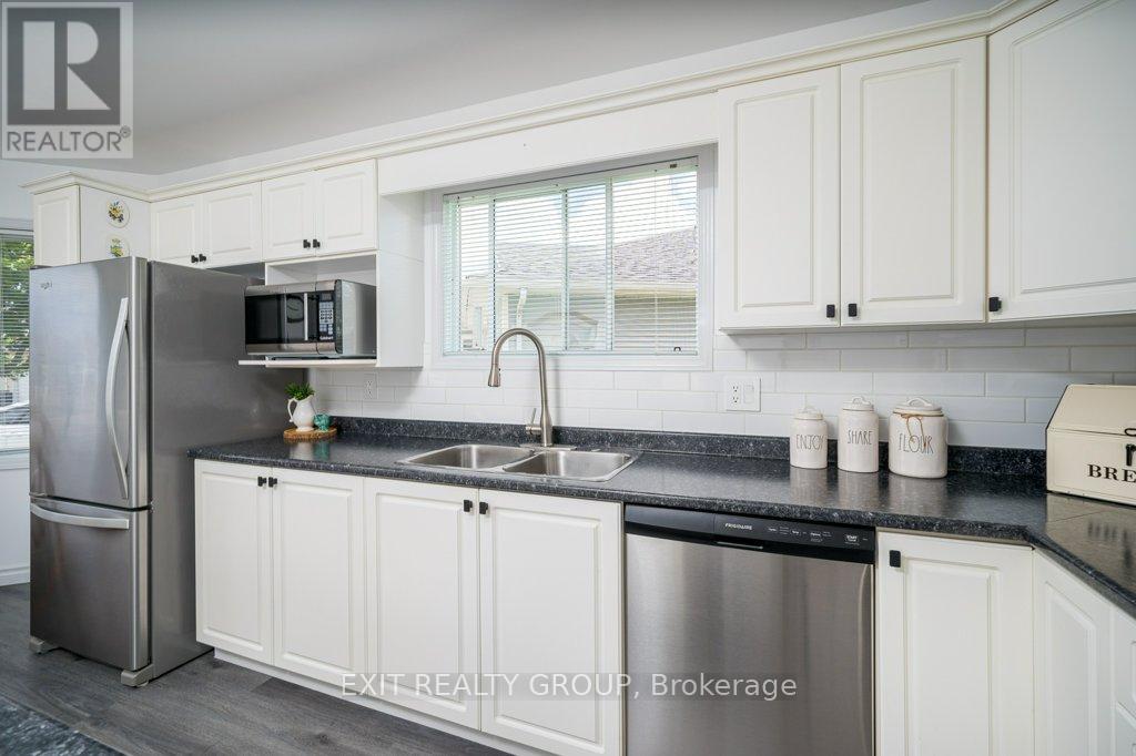 9 Quaker Court, Prince Edward County, Ontario  K0K 3L0 - Photo 11 - X12267692