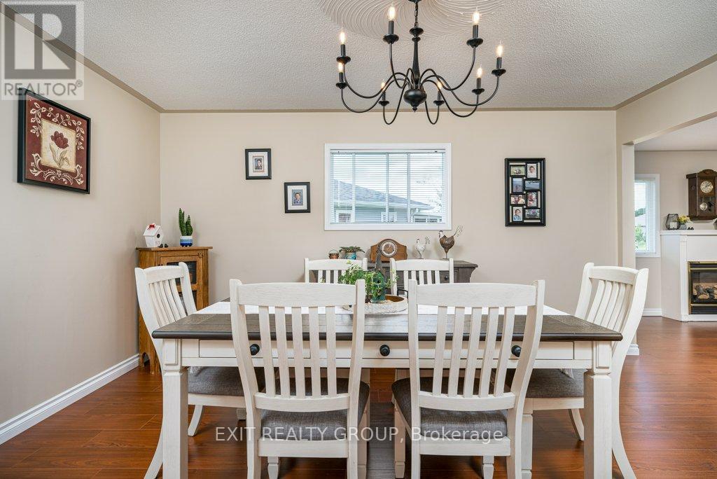 9 Quaker Court, Prince Edward County, Ontario  K0K 3L0 - Photo 13 - X12267692
