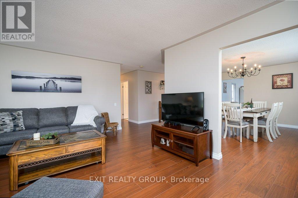9 Quaker Court, Prince Edward County, Ontario  K0K 3L0 - Photo 17 - X12267692