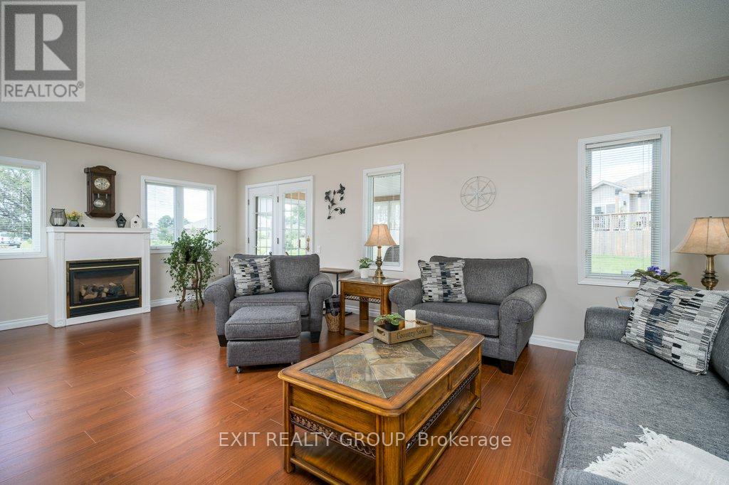 9 Quaker Court, Prince Edward County, Ontario  K0K 3L0 - Photo 19 - X12267692