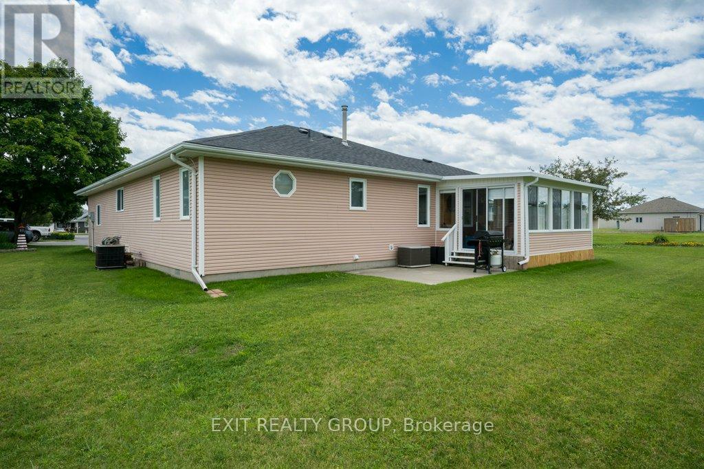 9 Quaker Court, Prince Edward County, Ontario  K0K 3L0 - Photo 32 - X12267692