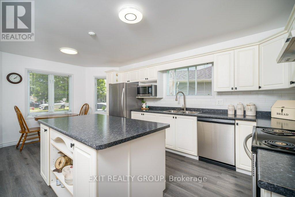 9 Quaker Court, Prince Edward County, Ontario  K0K 3L0 - Photo 6 - X12267692