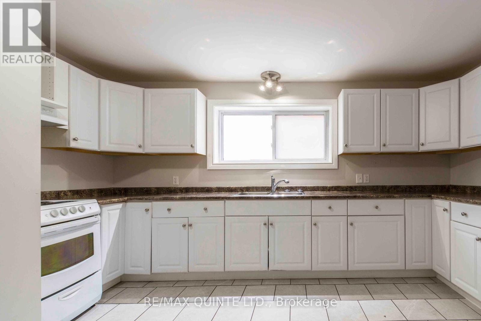 59 North Front Street, Belleville, Ontario  K8P 3B2 - Photo 10 - X12267847
