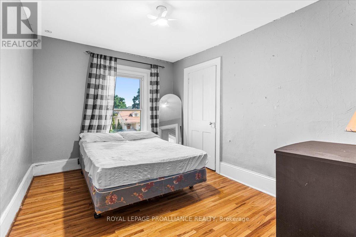8 Olive Street, Belleville, Ontario  K8P 2A2 - Photo 24 - X12268146