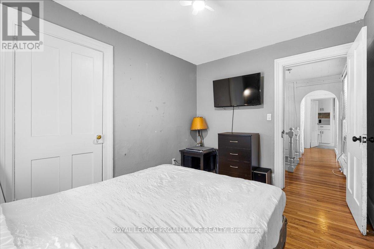 8 Olive Street, Belleville, Ontario  K8P 2A2 - Photo 25 - X12268146