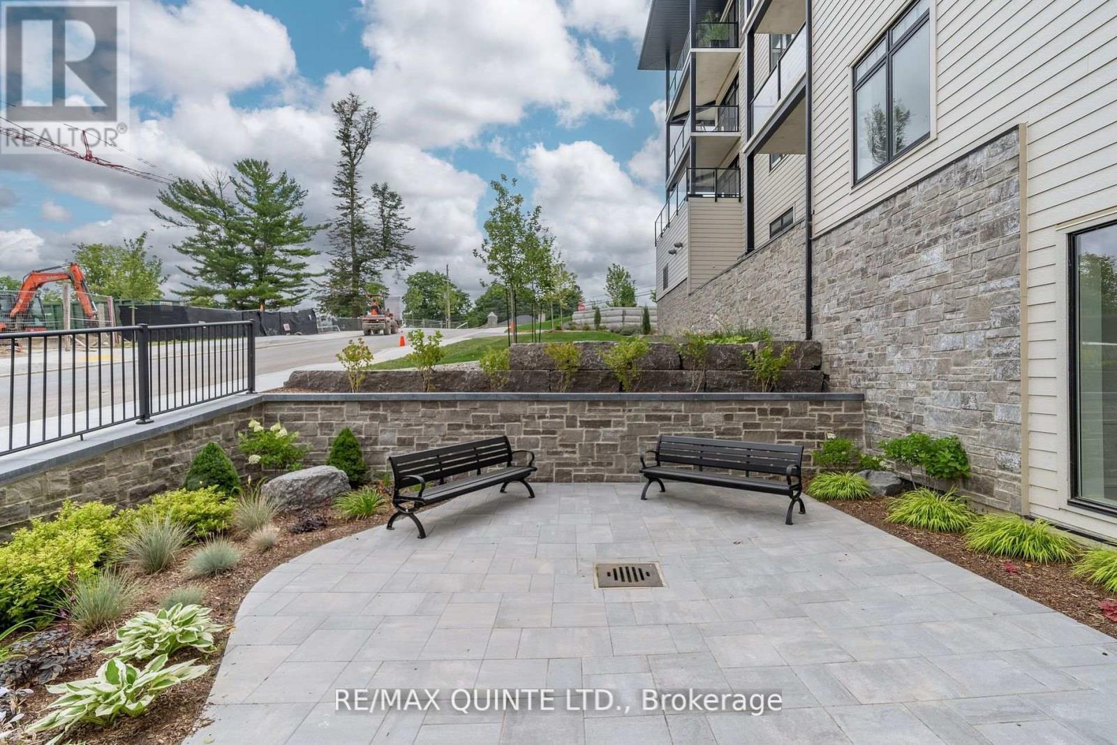 305 - 17 Cleave Avenue, Prince Edward County, Ontario  K0K 2T0 - Photo 2 - X12268394