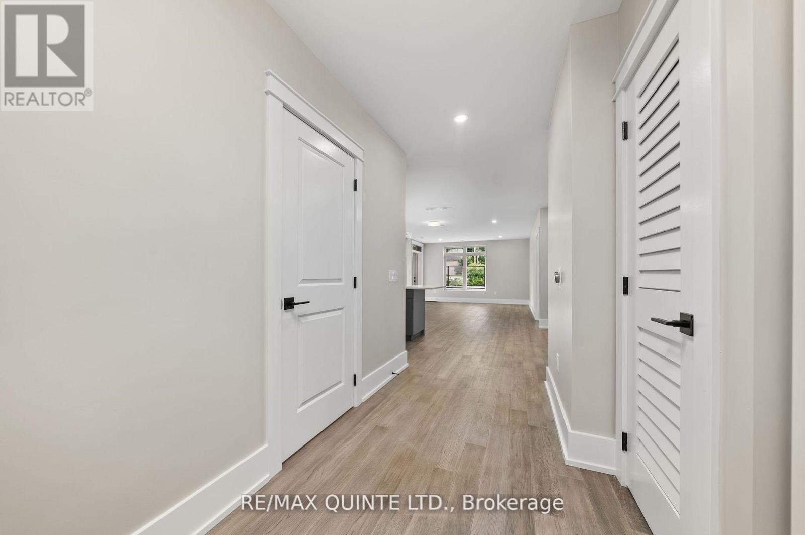 305 - 17 Cleave Avenue, Prince Edward County, Ontario  K0K 2T0 - Photo 4 - X12268394