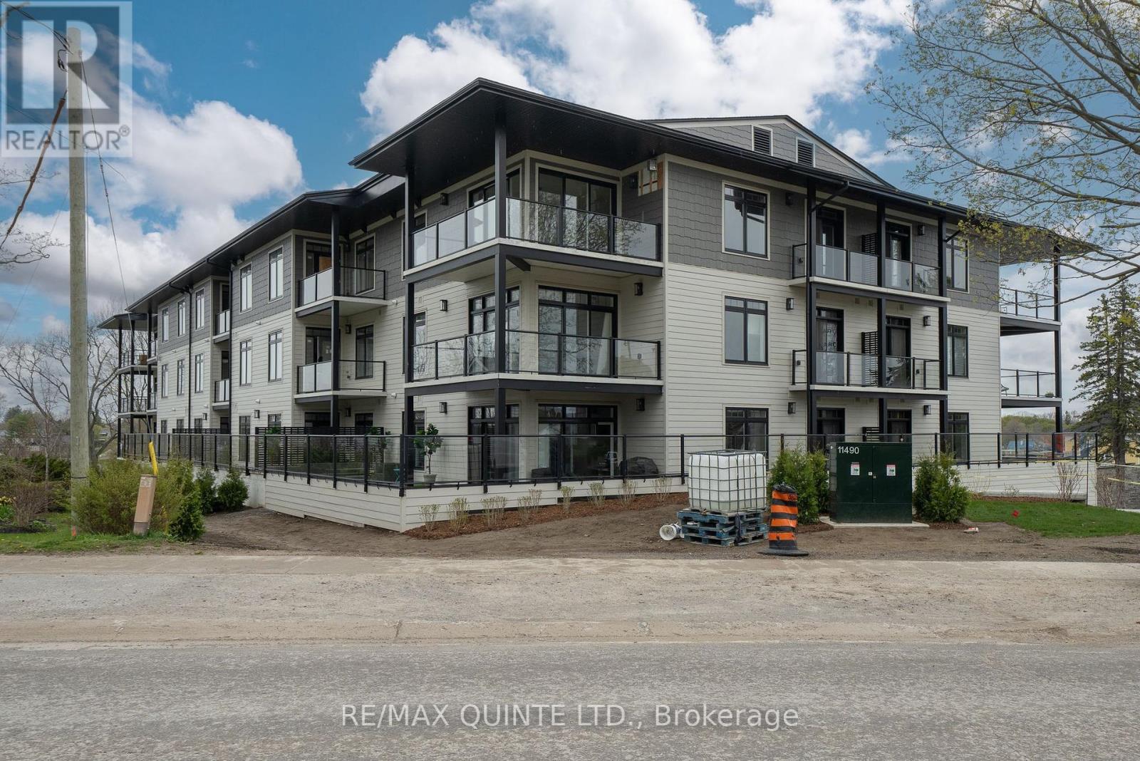 306 - 17 Cleave Avenue, Prince Edward County, Ontario  K0K 2T0 - Photo 4 - X12268400