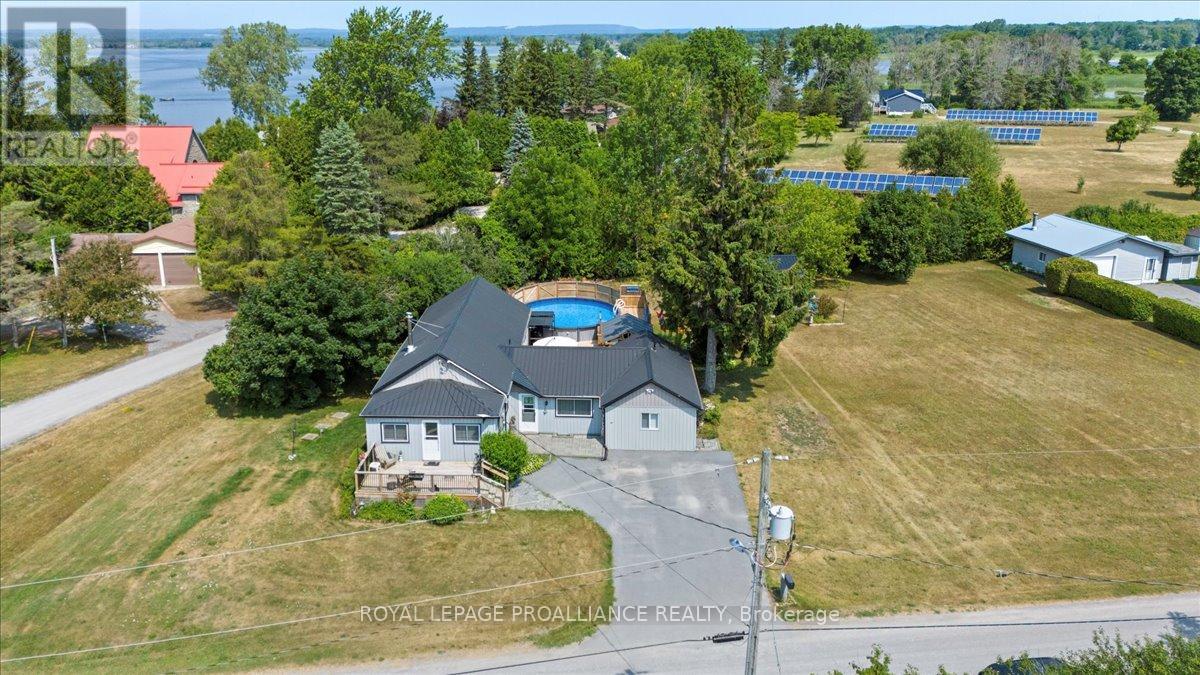 644 Smokes Point Road, Prince Edward County, Ontario  K0K 1L0 - Photo 2 - X12282610