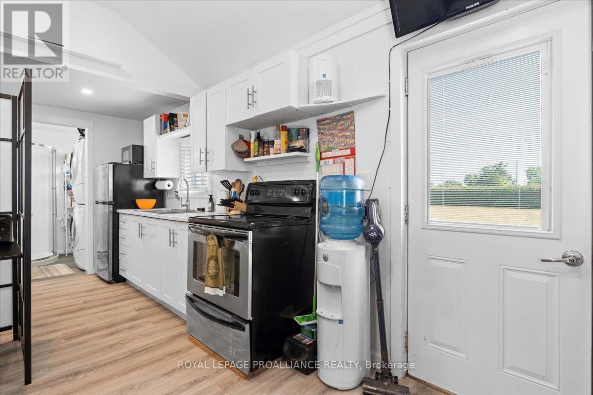 644 Smokes Point Road, Prince Edward County, Ontario  K0K 1L0 - Photo 30 - X12282610