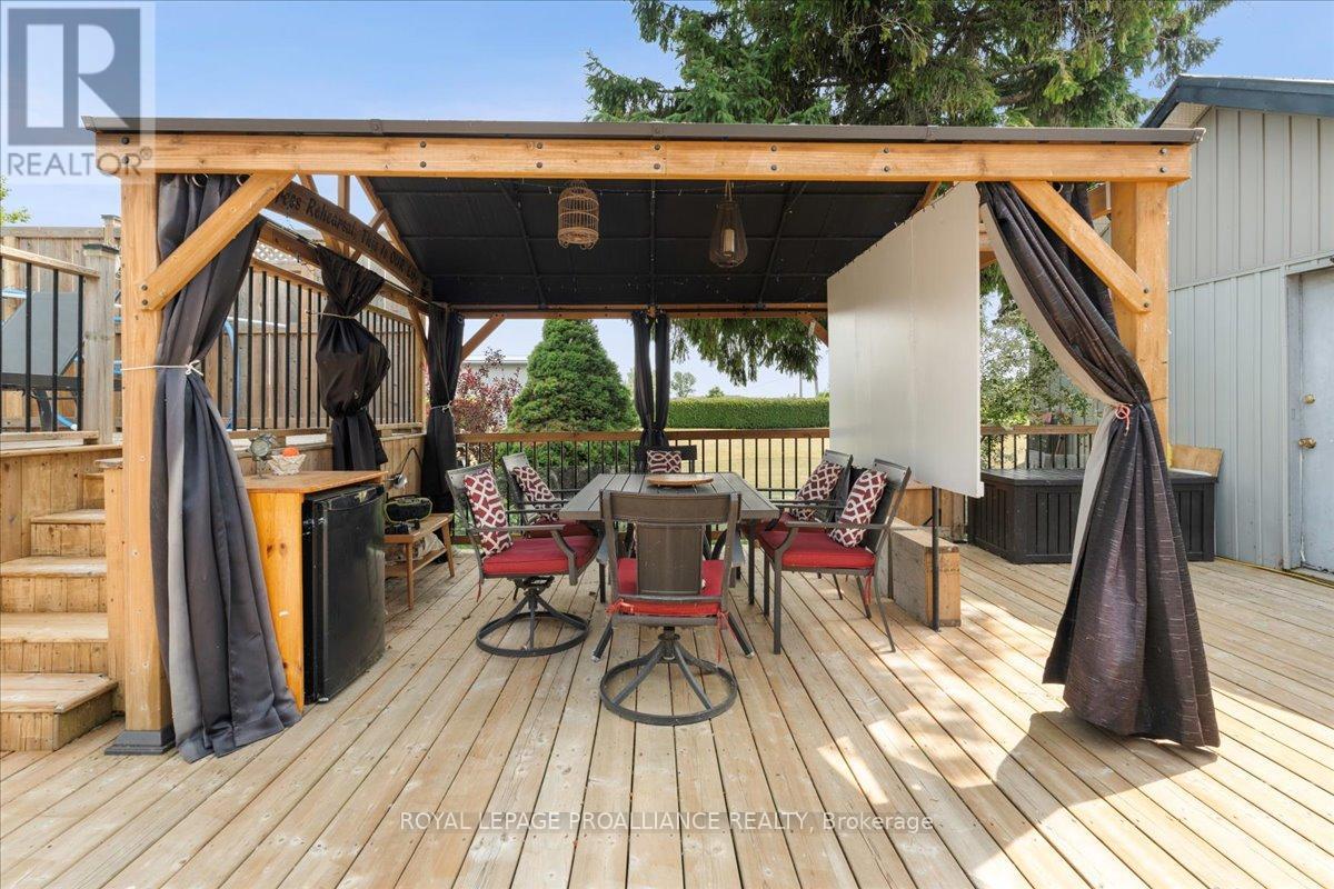 644 Smokes Point Road, Prince Edward County, Ontario  K0K 1L0 - Photo 35 - X12282610