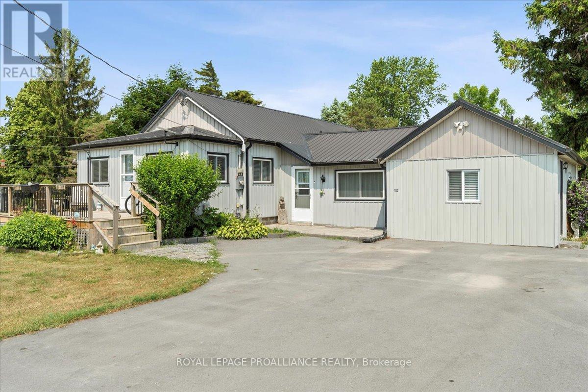 644 Smokes Point Road, Prince Edward County, Ontario  K0K 1L0 - Photo 42 - X12282610