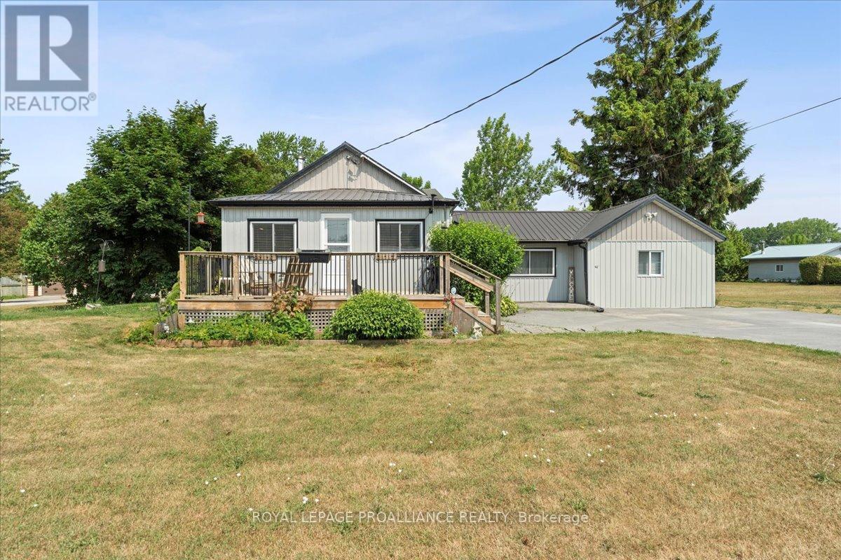 644 Smokes Point Road, Prince Edward County, Ontario  K0K 1L0 - Photo 43 - X12282610