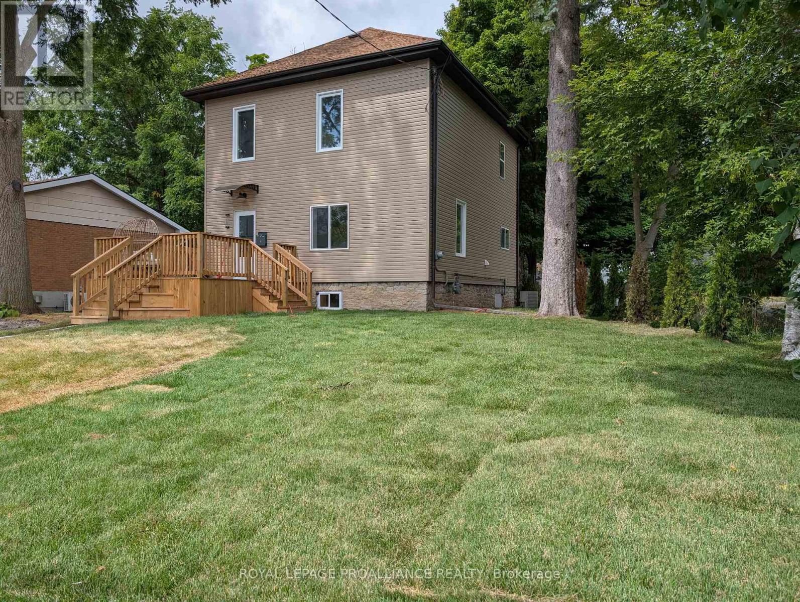 42 HIGHLAND AVENUE, Belleville, Ontario