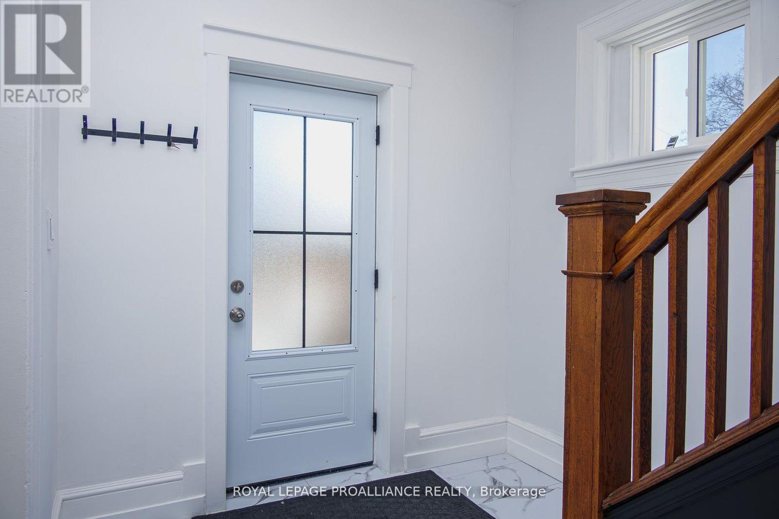 42 Highland Avenue, Belleville, Ontario  K8P 3R1 - Photo 10 - X12282780