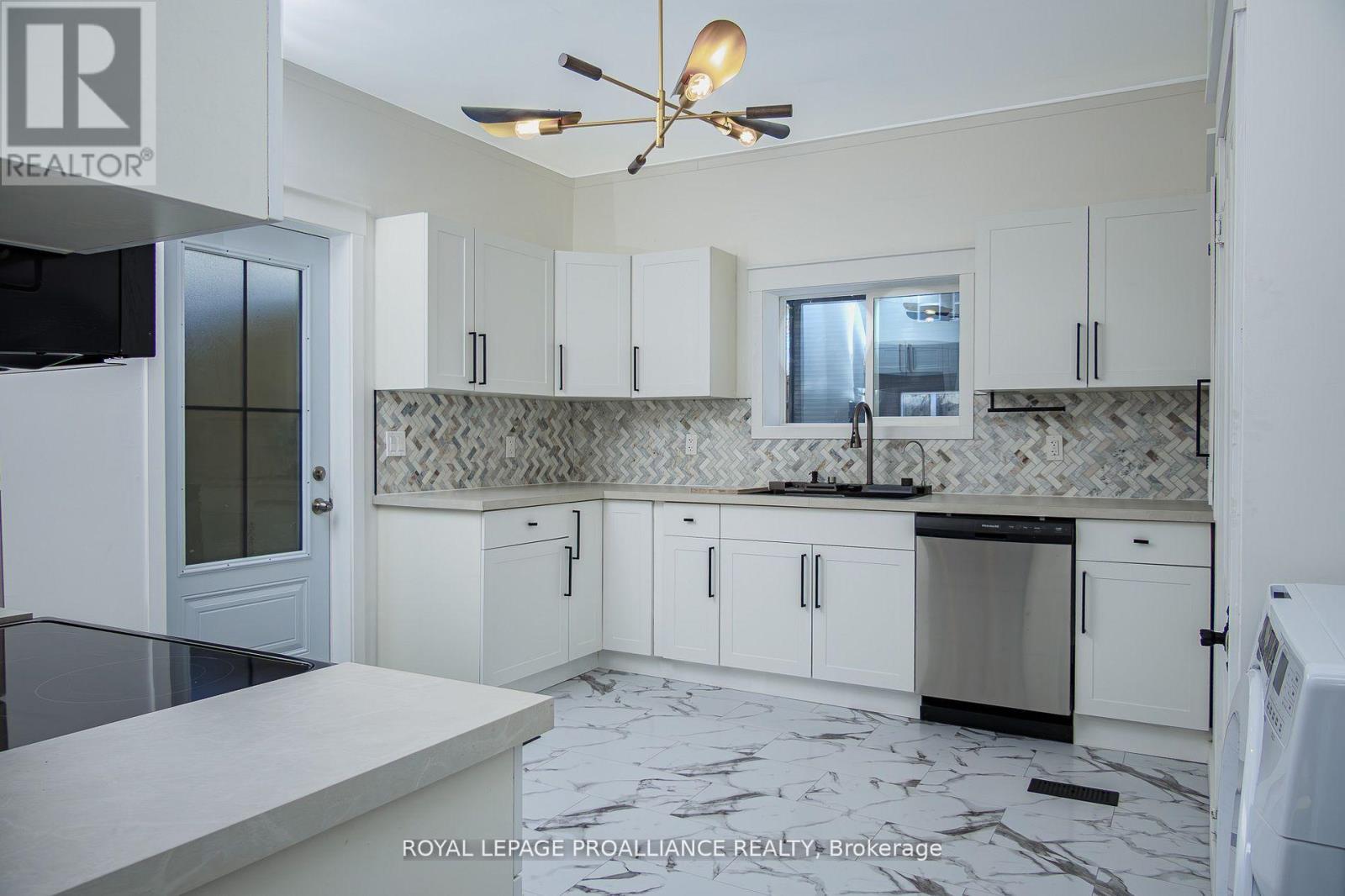 42 Highland Avenue, Belleville, Ontario  K8P 3R1 - Photo 19 - X12282780