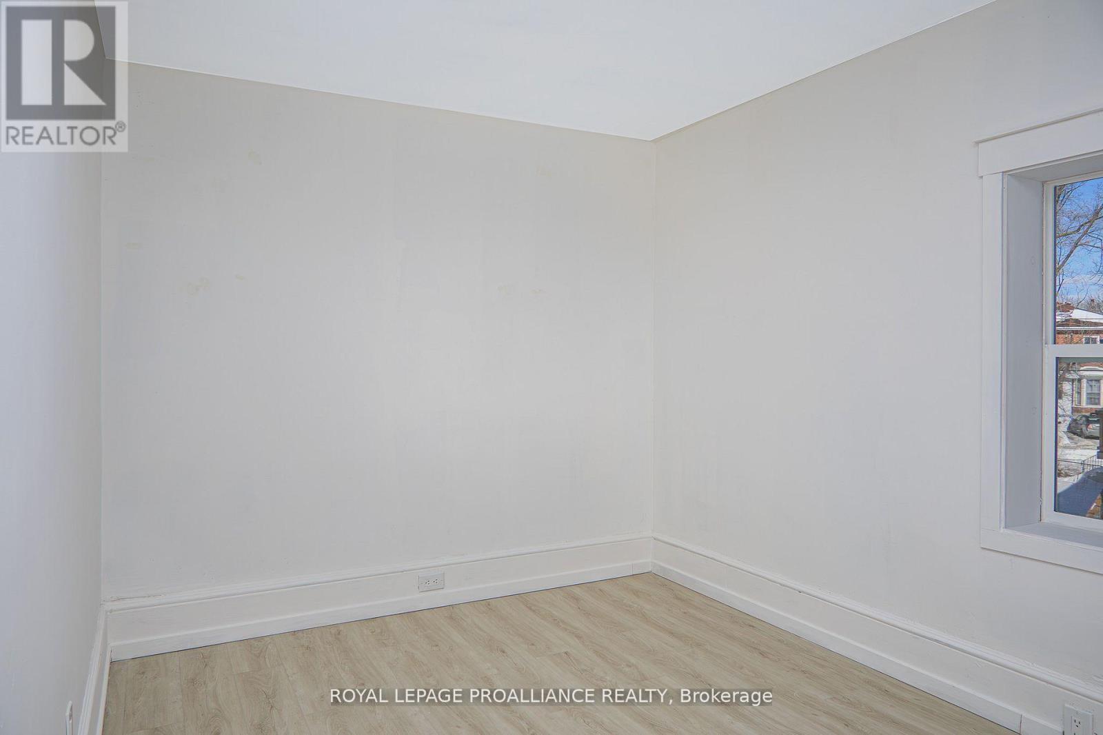 42 Highland Avenue, Belleville, Ontario  K8P 3R1 - Photo 33 - X12282780