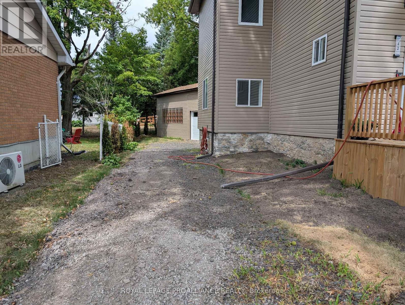 42 Highland Avenue, Belleville, Ontario  K8P 3R1 - Photo 37 - X12282780