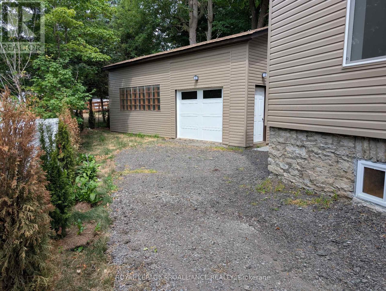 42 Highland Avenue, Belleville, Ontario  K8P 3R1 - Photo 38 - X12282780