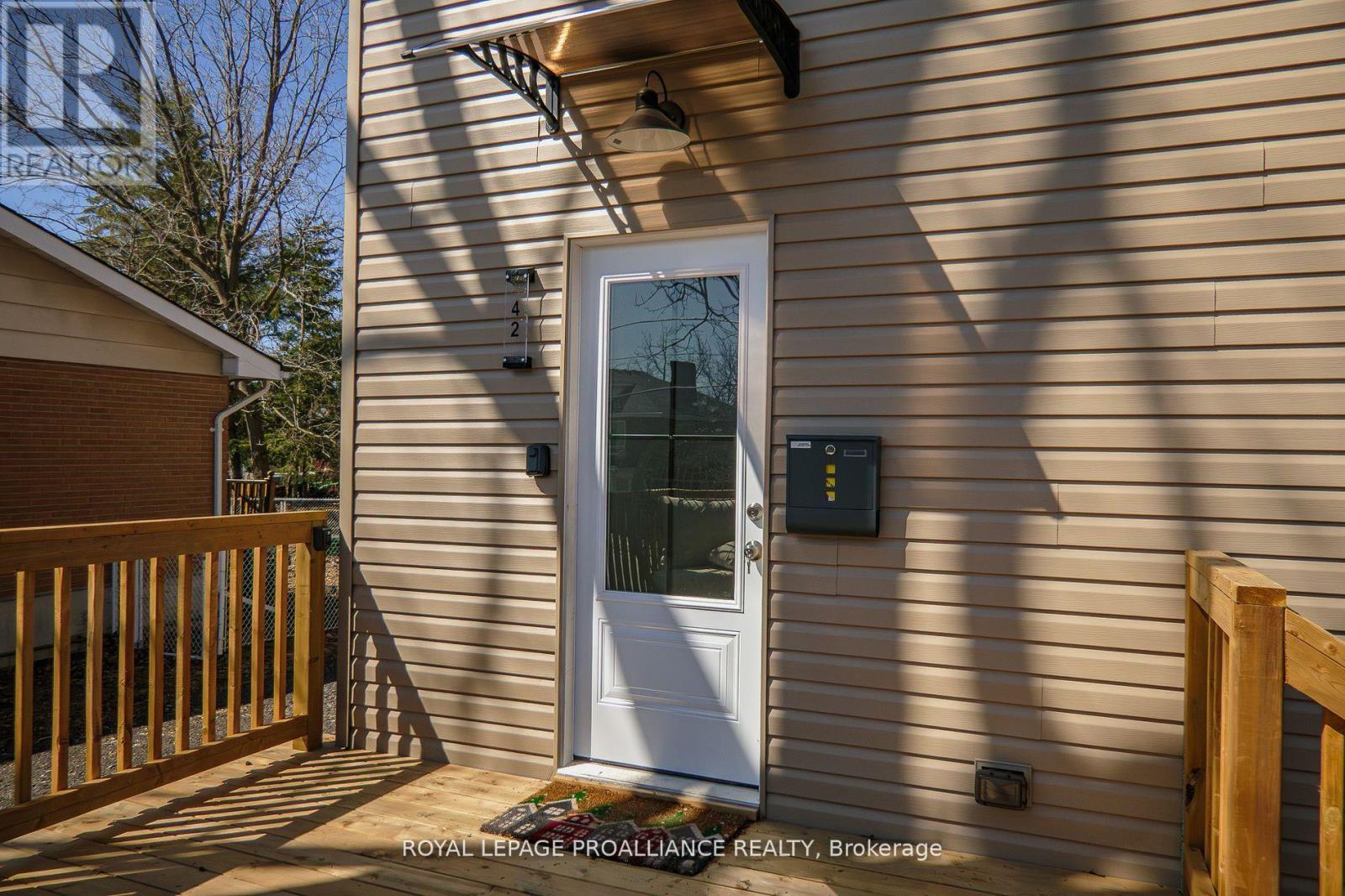 42 Highland Avenue, Belleville, Ontario  K8P 3R1 - Photo 6 - X12282780