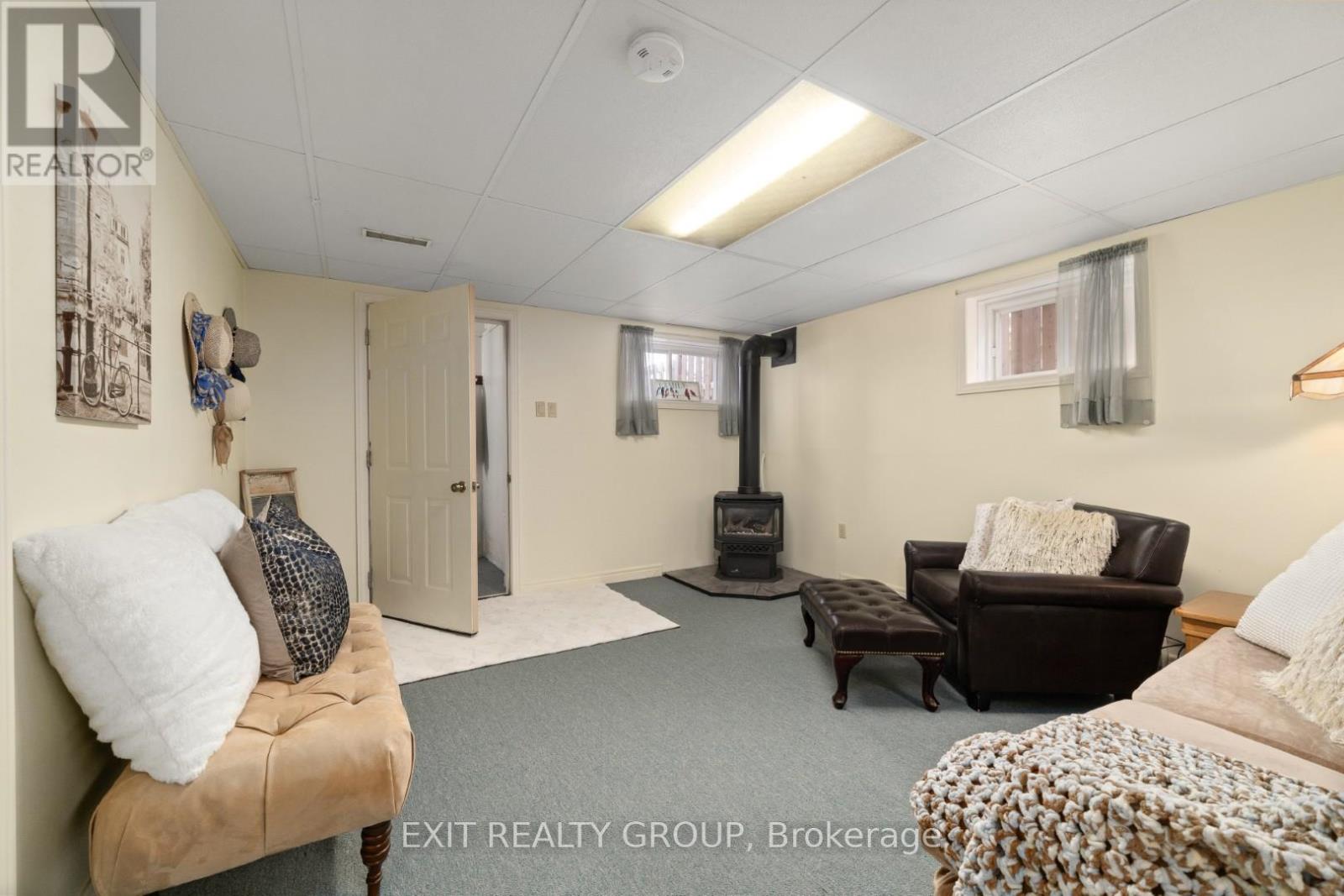16 Maple Avenue, Prince Edward County, Ontario  K0K 2T0 - Photo 27 - X12284036