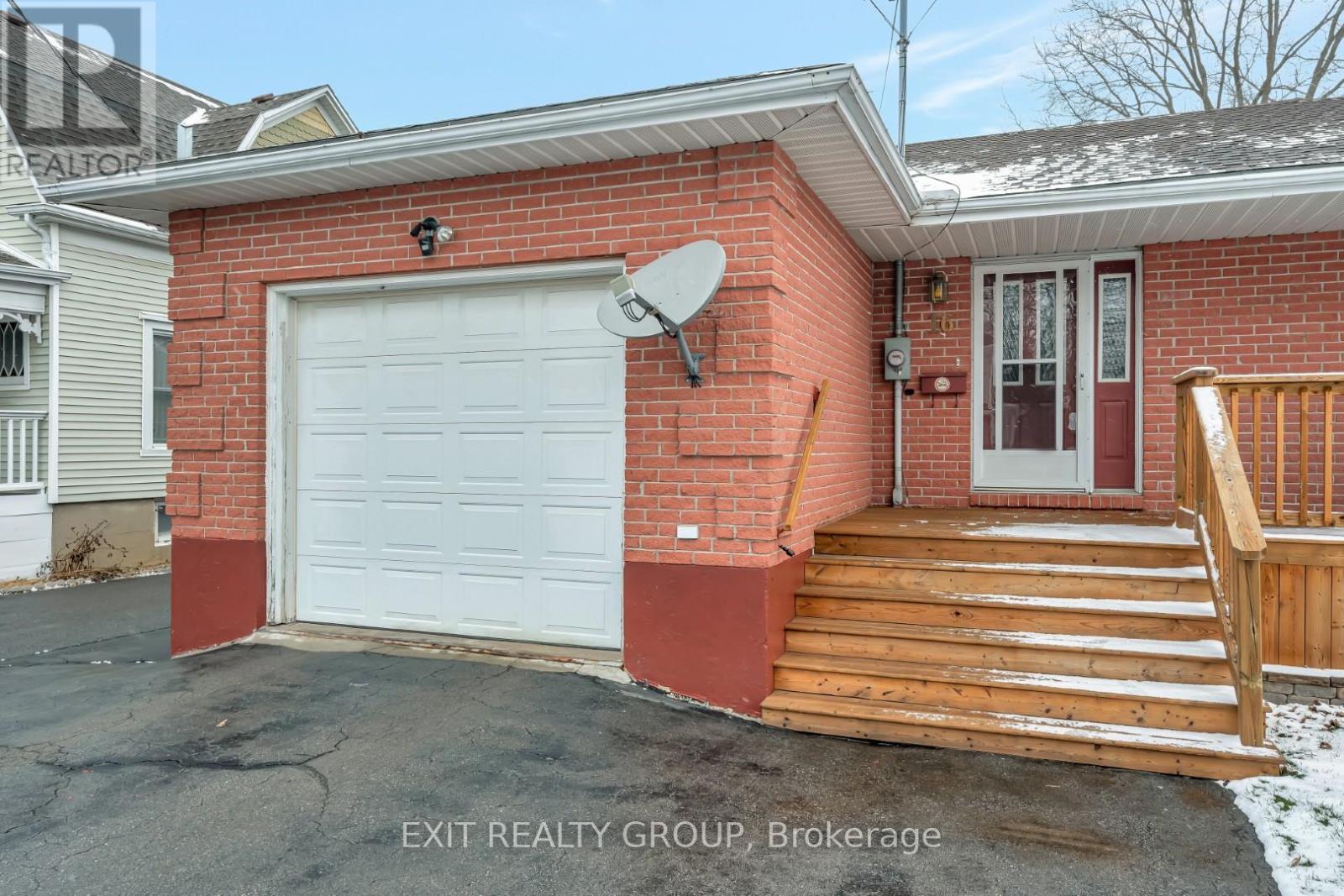 16 Maple Avenue, Prince Edward County, Ontario  K0K 2T0 - Photo 4 - X12284036