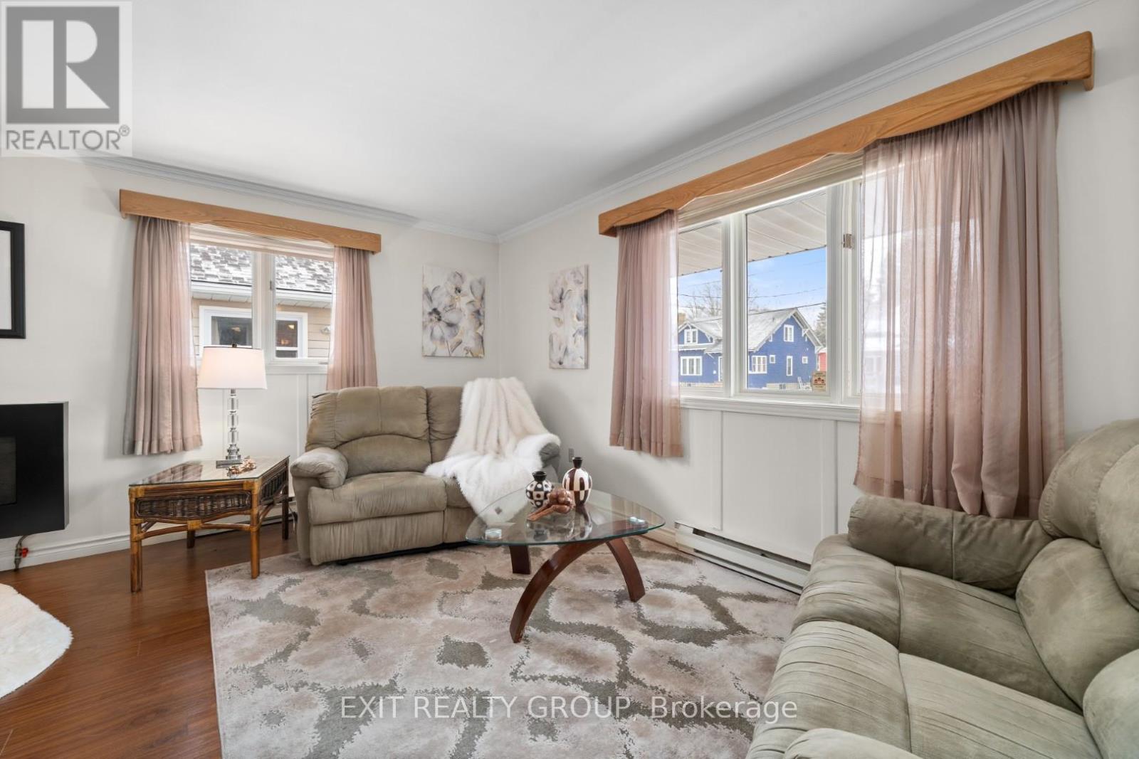 16 Maple Avenue, Prince Edward County, Ontario  K0K 2T0 - Photo 8 - X12284036